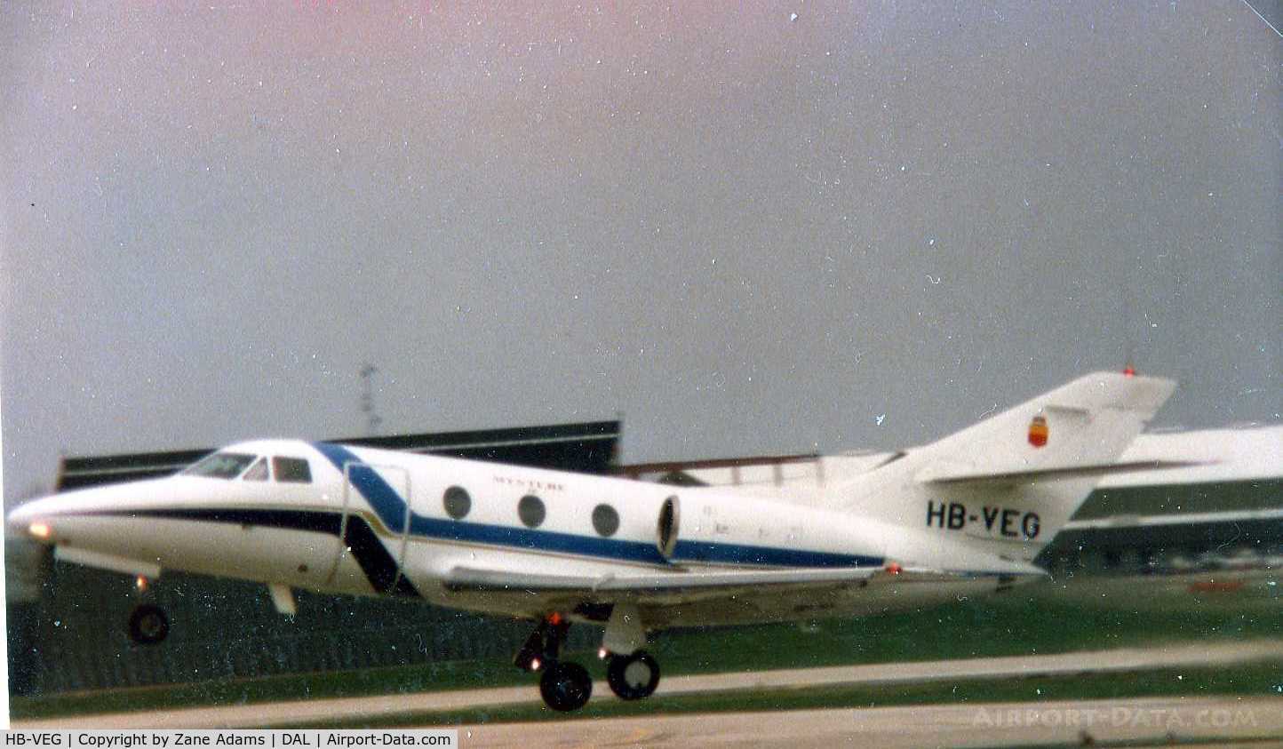 HB-VEG, 1976 Dassault Falcon 10 C/N 70, Taking off at Love Field