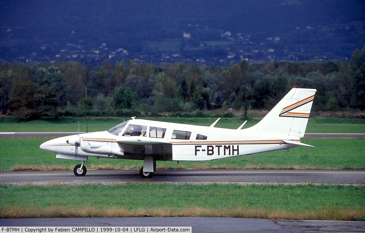 F-BTMH, Piper PA-34-200 C/N 34-7250135, Grenoble Le Versoud