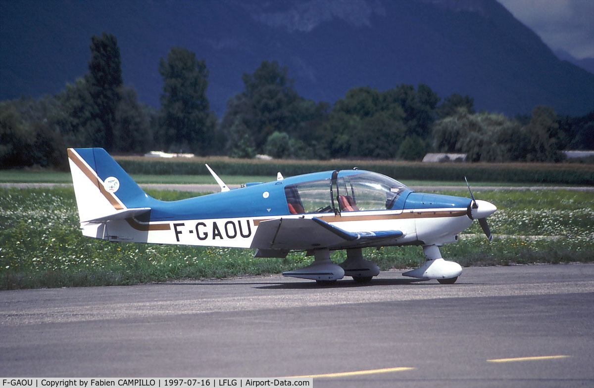 F-GAOU, Robin DR-400-180 Regent C/N 1226, Grenoble Le Versoud