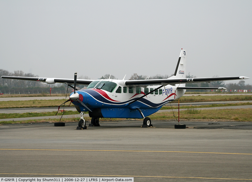 F-GNYR, 2003 Cessna 208B Grand Caravan C/N 208B1039, Parked at the general aviation apron after his demise