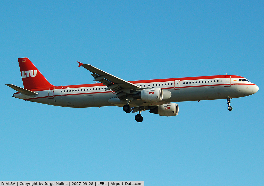 D-ALSA, 2001 Airbus A321-211 C/N 1629, Operated by Air Berlin, on final to RWY 25R.