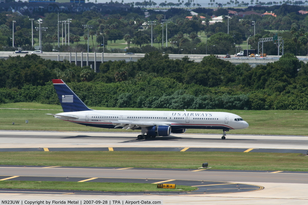 N923UW, 1983 Boeing 757-225 C/N 22203, US
