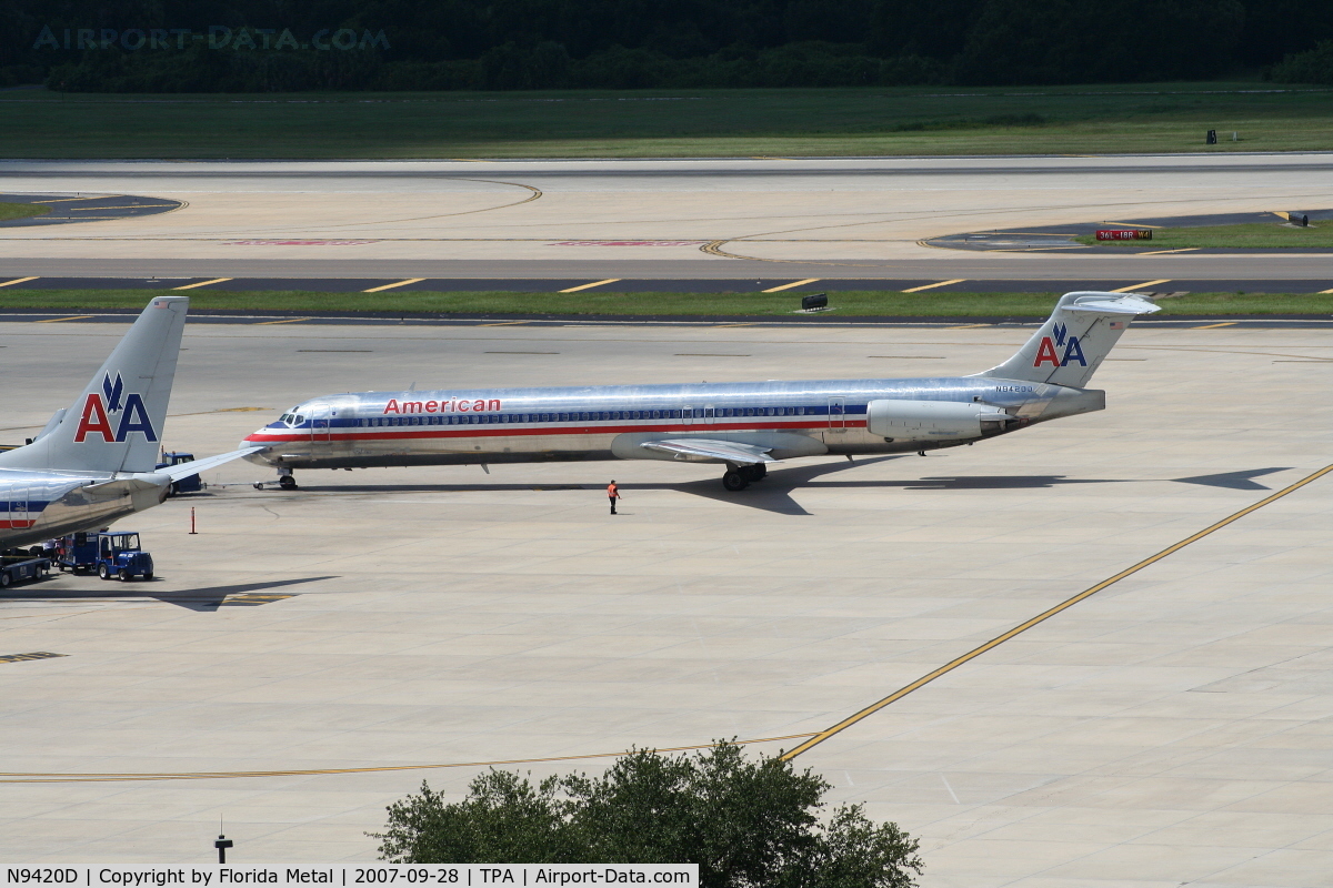 N9420D, 1989 McDonnell Douglas MD-83 (DC-9-83) C/N 49824, American