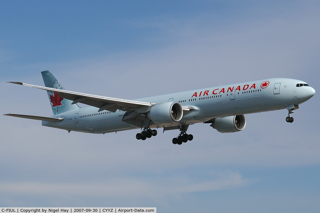 C-FIUL, 2007 Boeing 777-333/ER C/N 35255, An Air Canada 777-300 arriving 2 minutes after C-FIUR touched down (another 777)