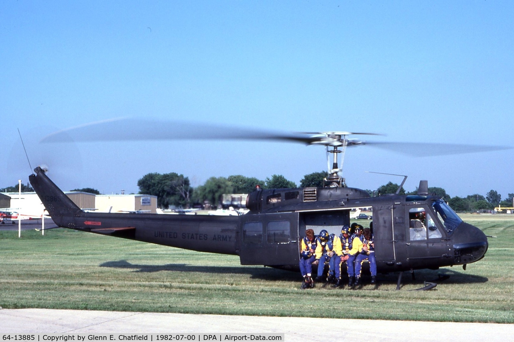 64-13885, 1964 Bell UH-1H Iroquois C/N 4592, UH-1H with Navy parachute team.  This Huey saw combat in Vietnam.