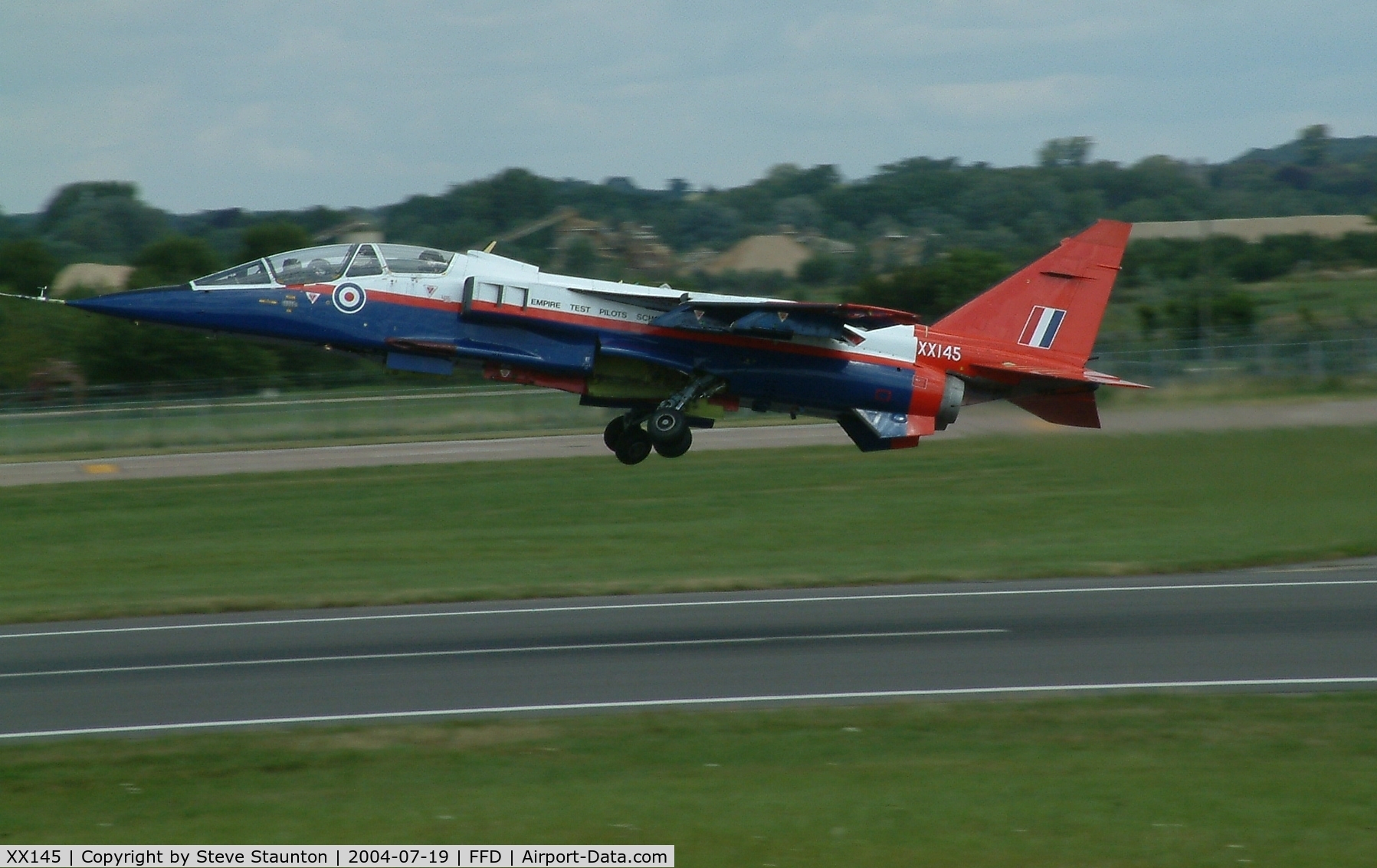 XX145, 1975 Sepecat Jaguar T.2A C/N B.10, Royal International Air Tattoo 2004