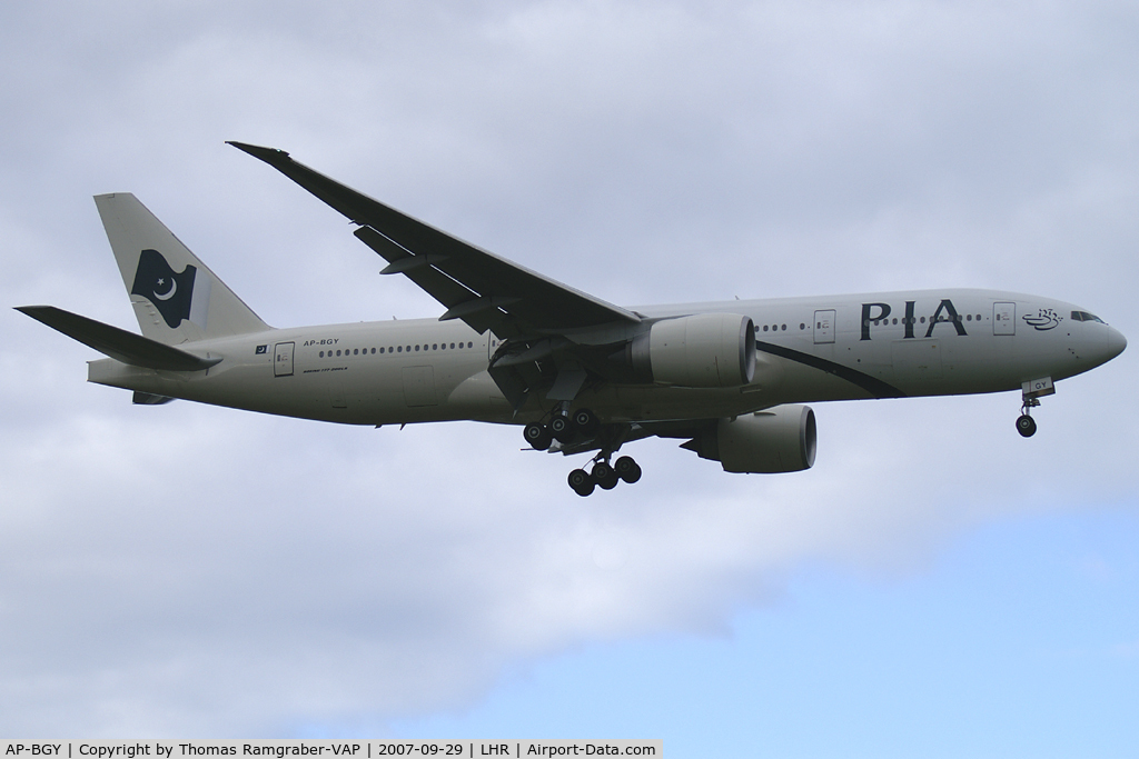 AP-BGY, 2005 Boeing 777-240/LR C/N 33781, Pakistan International Airlines - PIA Boeing 777-200LR