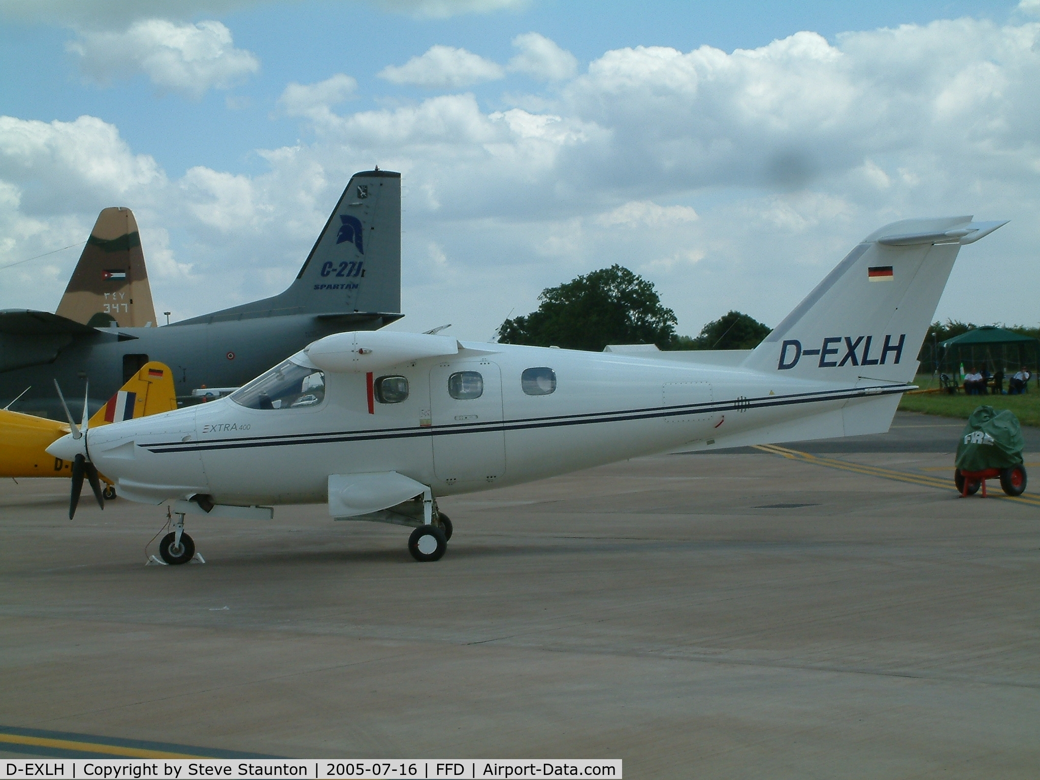 D-EXLH, 2000 Extra EA-400 C/N 06, Royal International Air Tattoo 2005