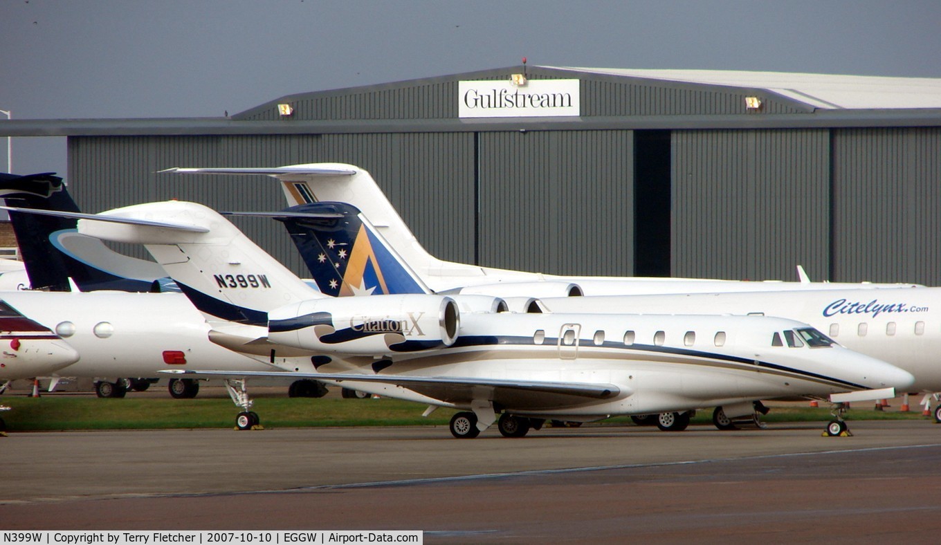 N399W, 2001 Cessna 750 Citation X C/N 750-0171, Smart Cessna 750 at a very busy Luton ramp (UK)