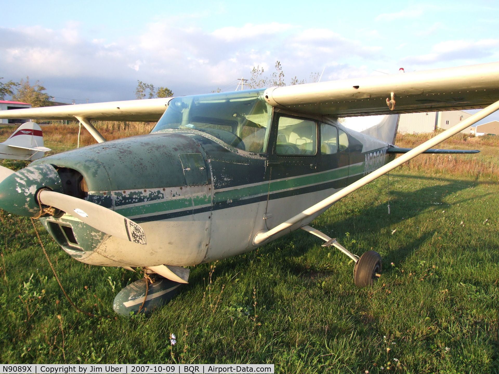 N9089X, 1961 Cessna 182D Skylane C/N 18253489, somewhat neglected old bird, tied down in the weeds