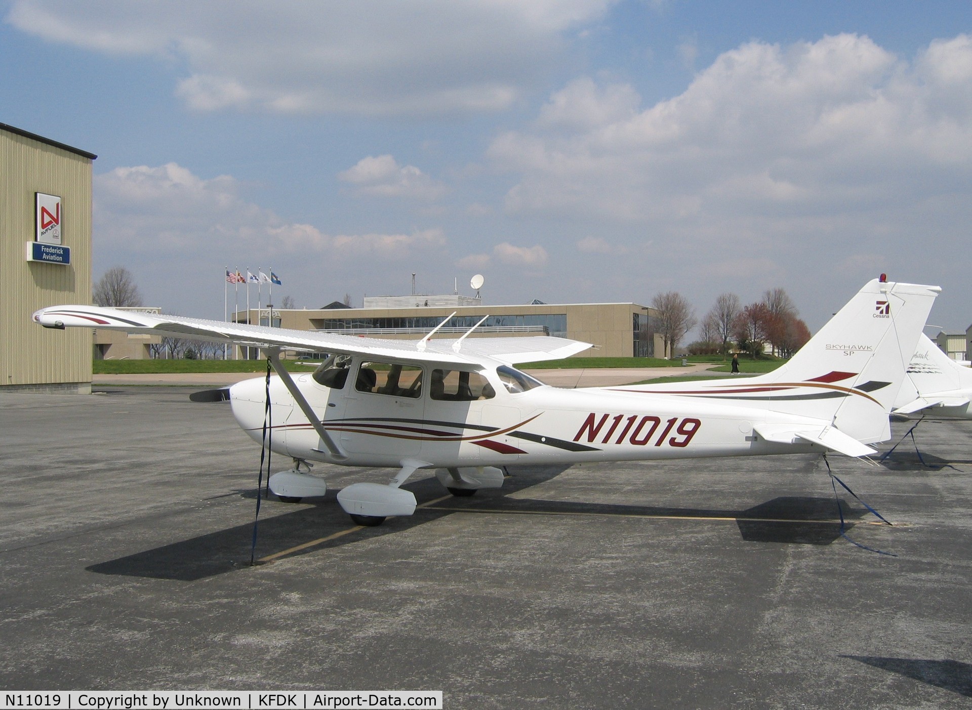 N11019, 2006 Cessna 172S C/N 172S10300, N11019 at KFDK