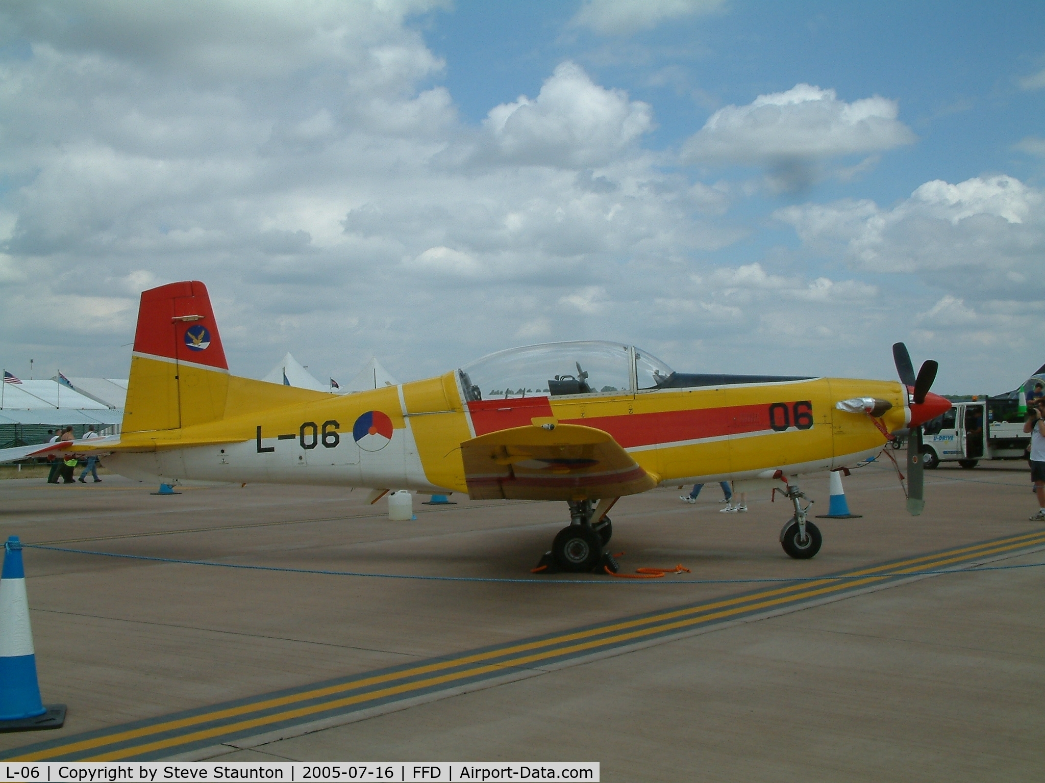 L-06, Pilatus PC-7 Turbo Trainer C/N 543, Royal International Air Tattoo 2005