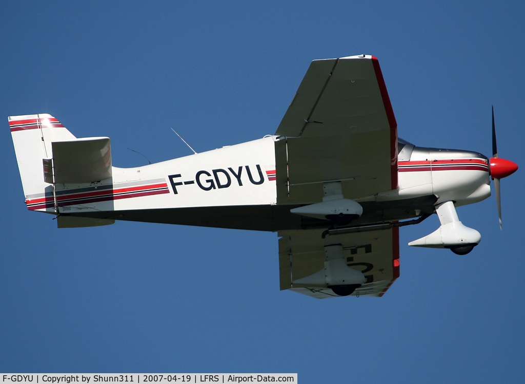 F-GDYU, Robin DR-400-120 C/N 1654, Landing rwy 03