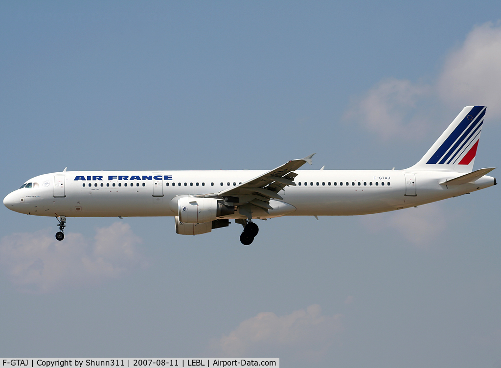 F-GTAJ, 2001 Airbus A321-211 C/N 1476, Landing rwy 25L