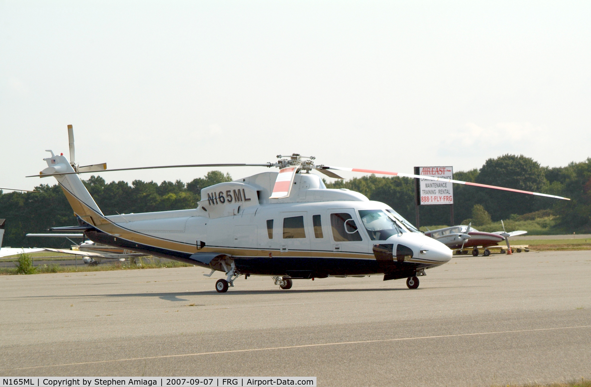N165ML, 1997 Sikorsky S-76C C/N 760471, Waiting at Atlantic for a pickup