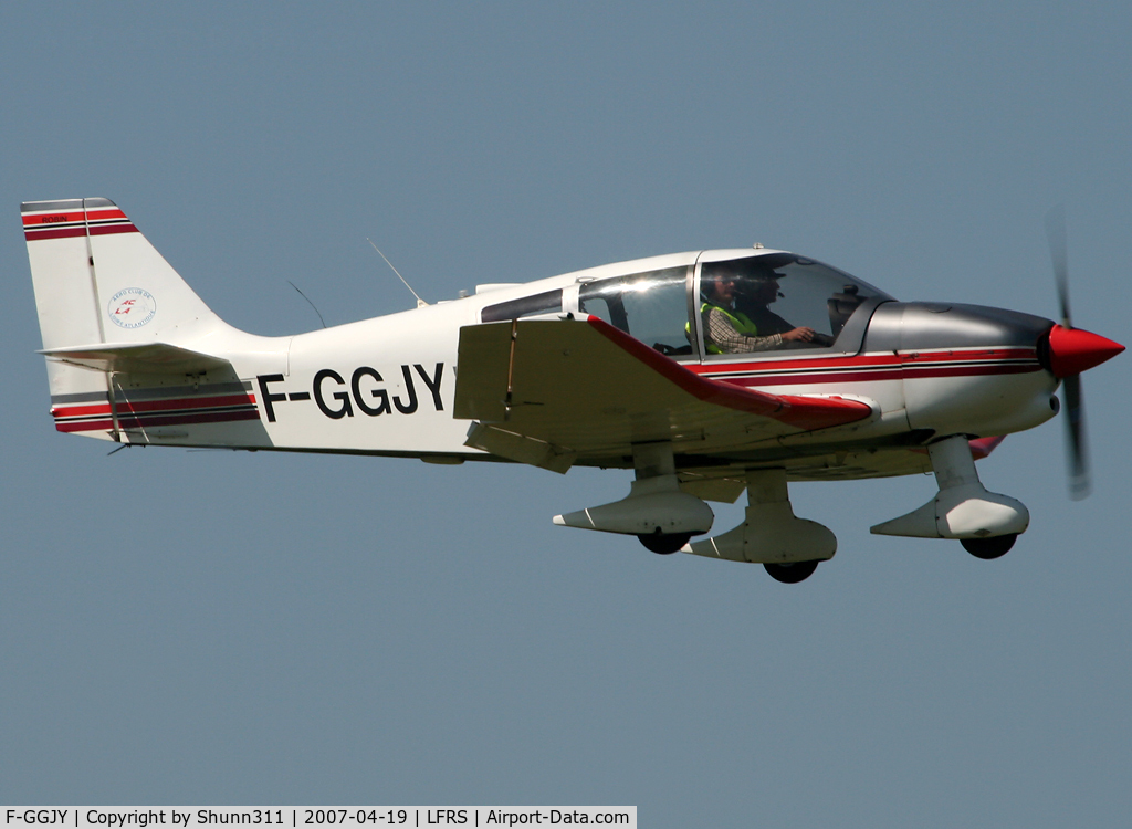 F-GGJY, Robin DR-400-160 Chevalier C/N 1824, Landing rwy 03