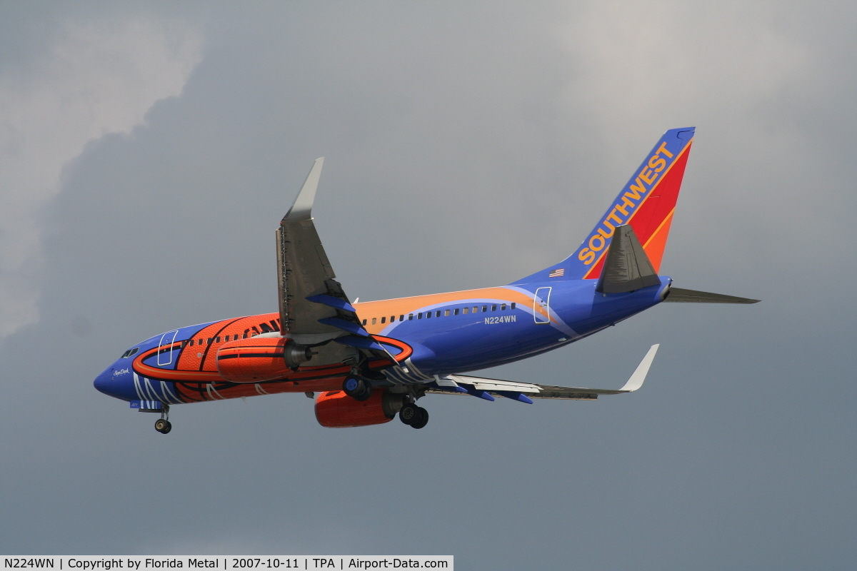 N224WN, 2005 Boeing 737-7H4 C/N 32493, Southwest