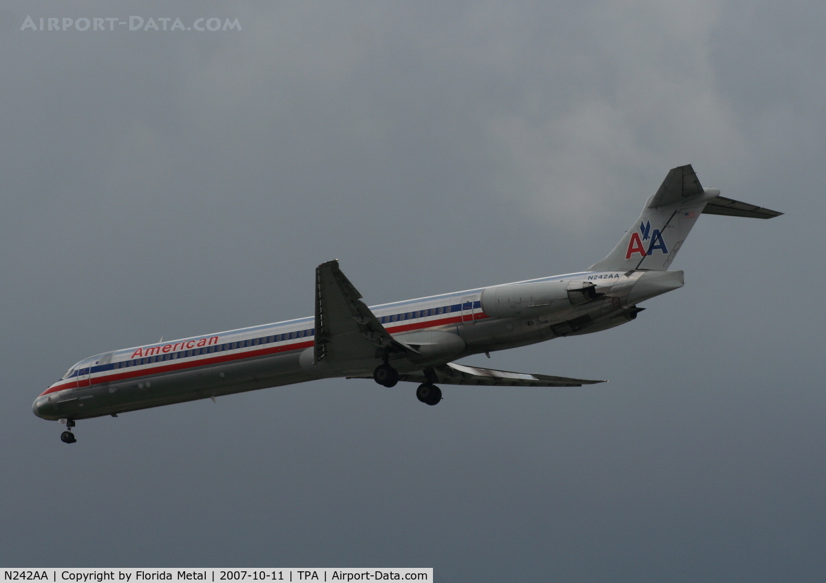 N242AA, 1984 McDonnell Douglas MD-82 (DC-9-82) C/N 49255, American