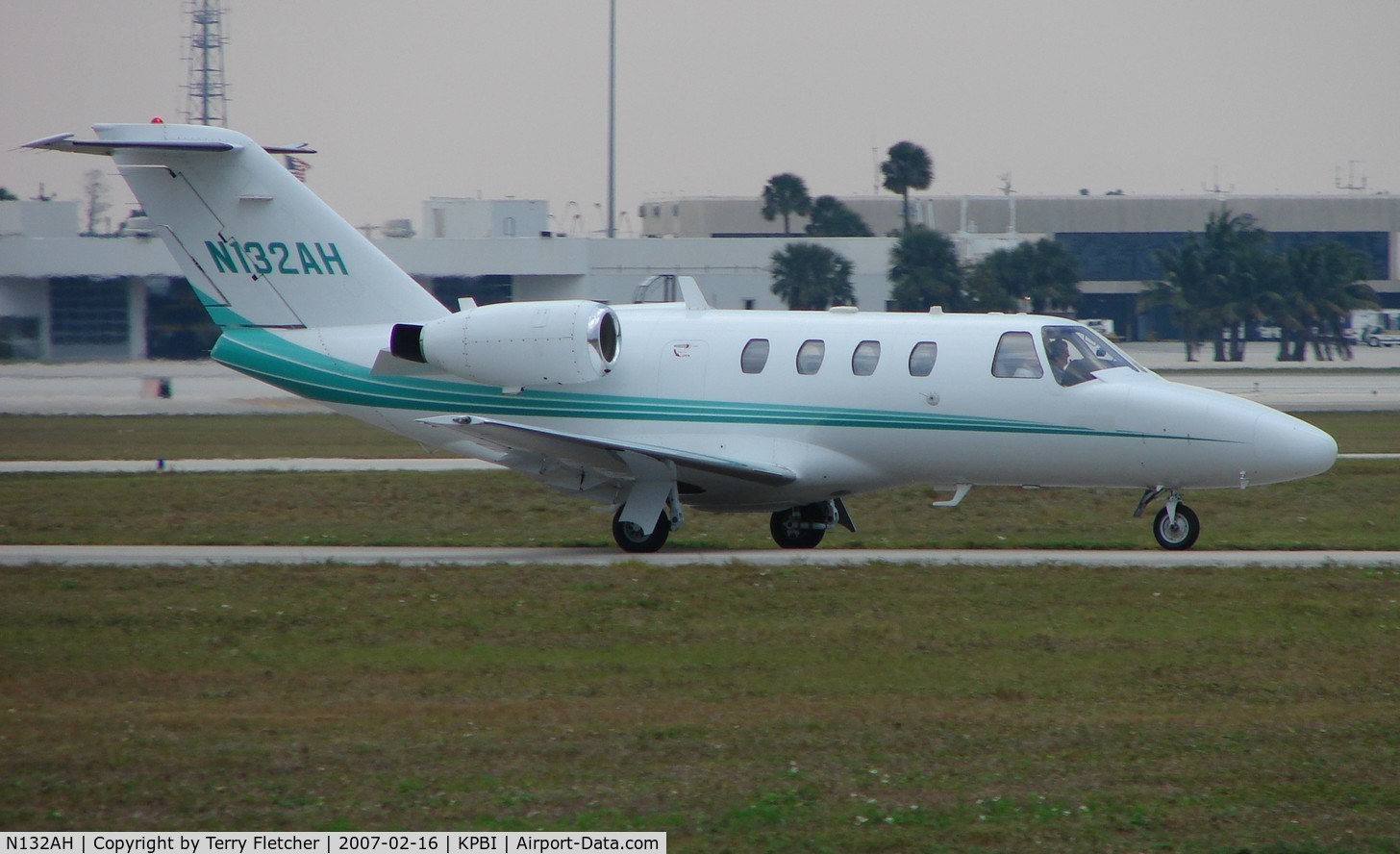 N132AH, 1996 Cessna 525 CitationJet C/N 525-0132, part of the Friday afternoon arrivals 'rush' at PBI