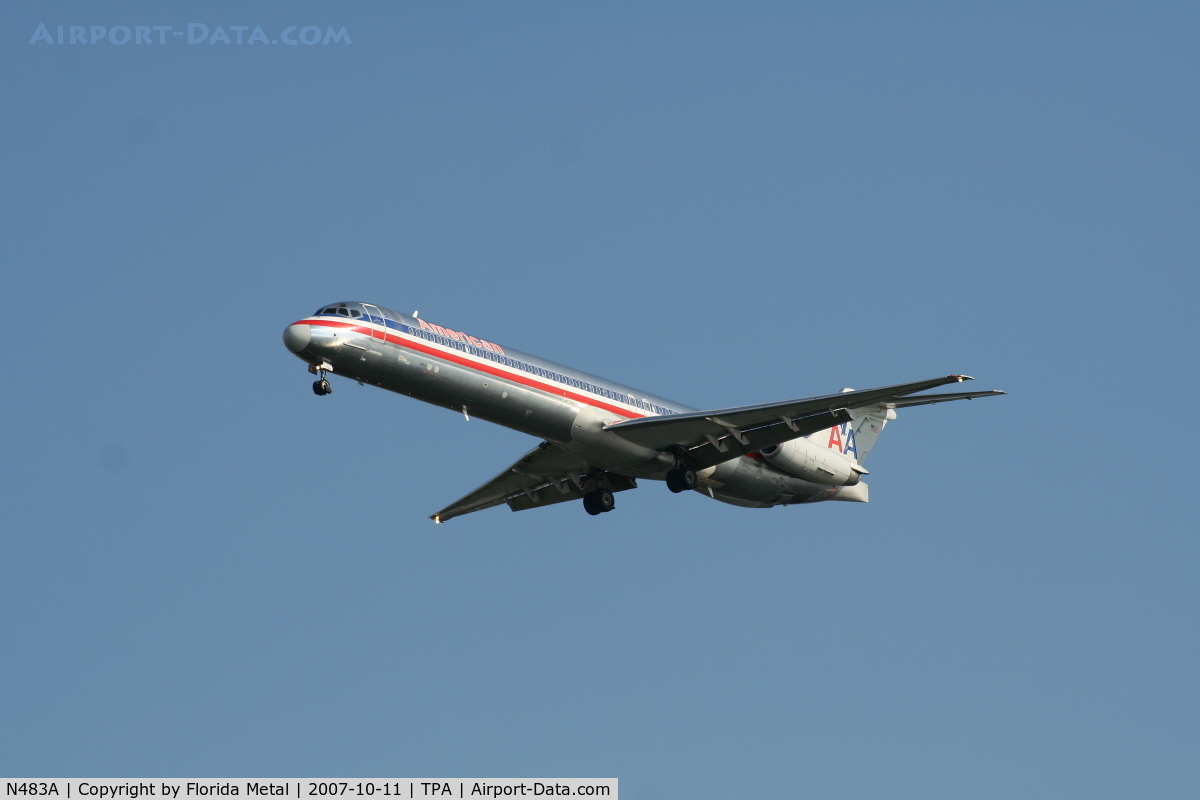 N483A, 1988 McDonnell Douglas MD-82 (DC-9-82) C/N 49676, American