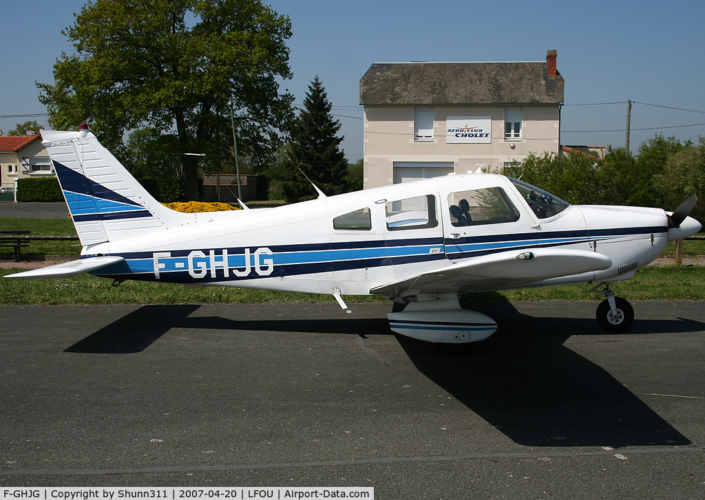 F-GHJG, Piper PA-28-181 Archer C/N 28-7990073, Parked on the tarmac