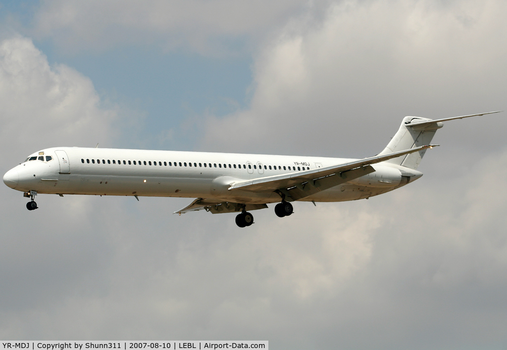 YR-MDJ, 1981 McDonnell Douglas MD-81 (DC-9-81) C/N 48053, Landing rwy 25R for AlpiEagles