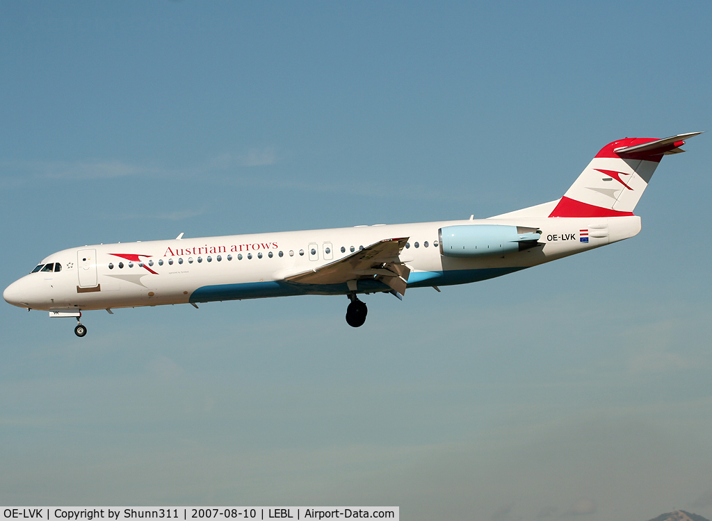 OE-LVK, 1992 Fokker 100 (F-28-0100) C/N 11397, Landing rwy 25R