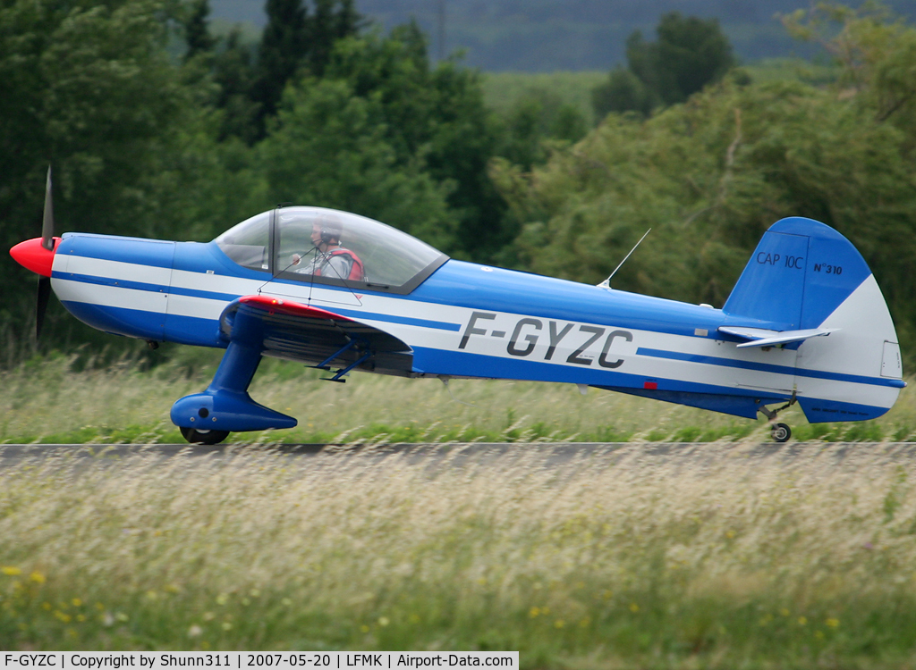 F-GYZC, Mudry CAP-10B C/N 310, Take off rwy 28