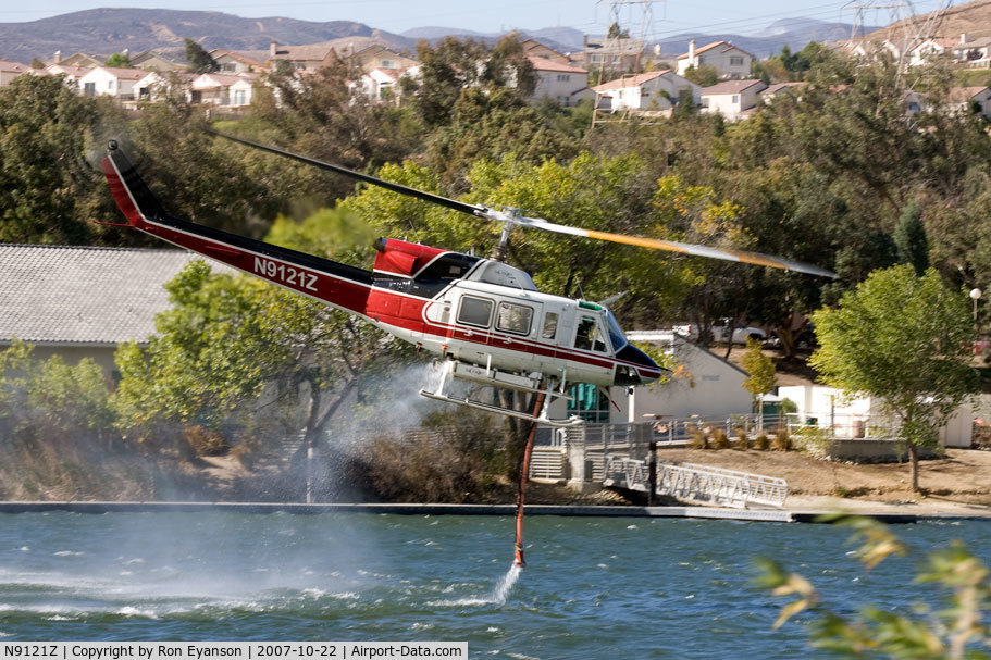 N9121Z, 1973 Bell 212 C/N 30580, Taking on water at Castaic Lake