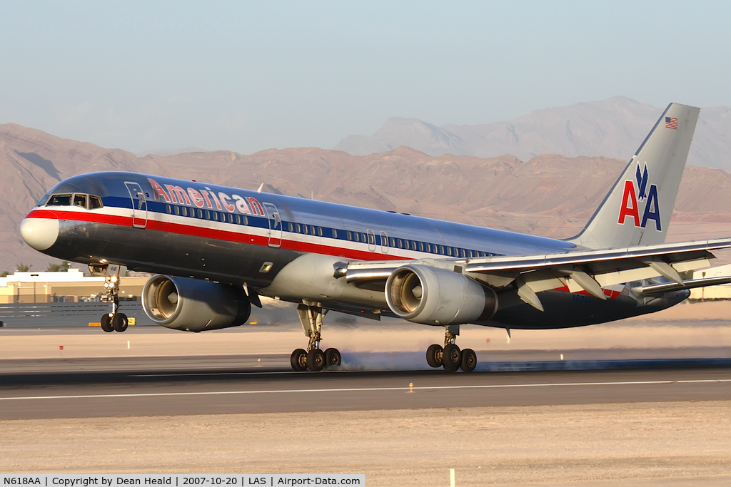 N618AA, 1989 Boeing 757-223 C/N 24526, American Airlines N618AA (FLT AAL1807) from Dallas/Fort Worth Int'l (KDFW) landing on RWY 25L.