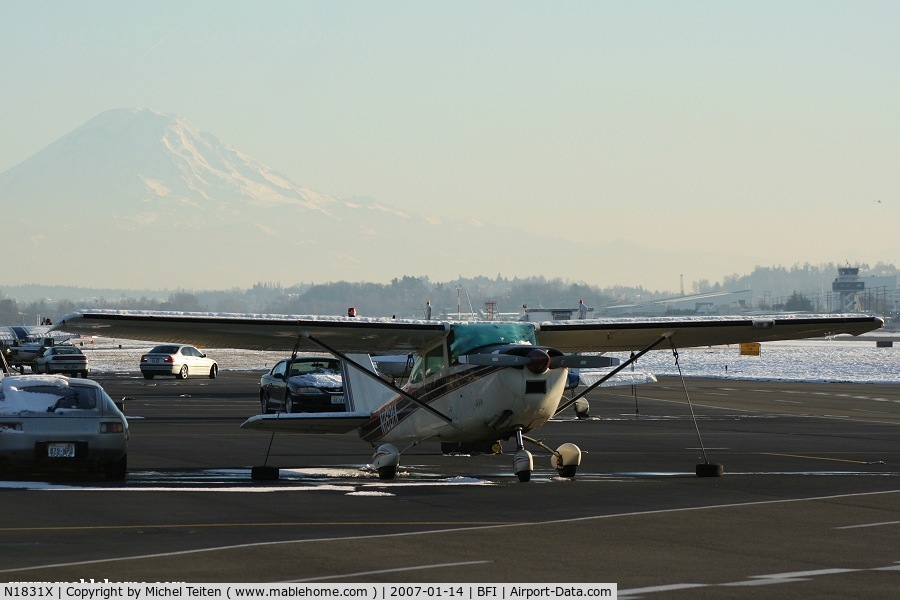 N1831X, 1964 Cessna 182H Skylane C/N 18255931, N1831X waiting on the tarmac on avery cold afternoon