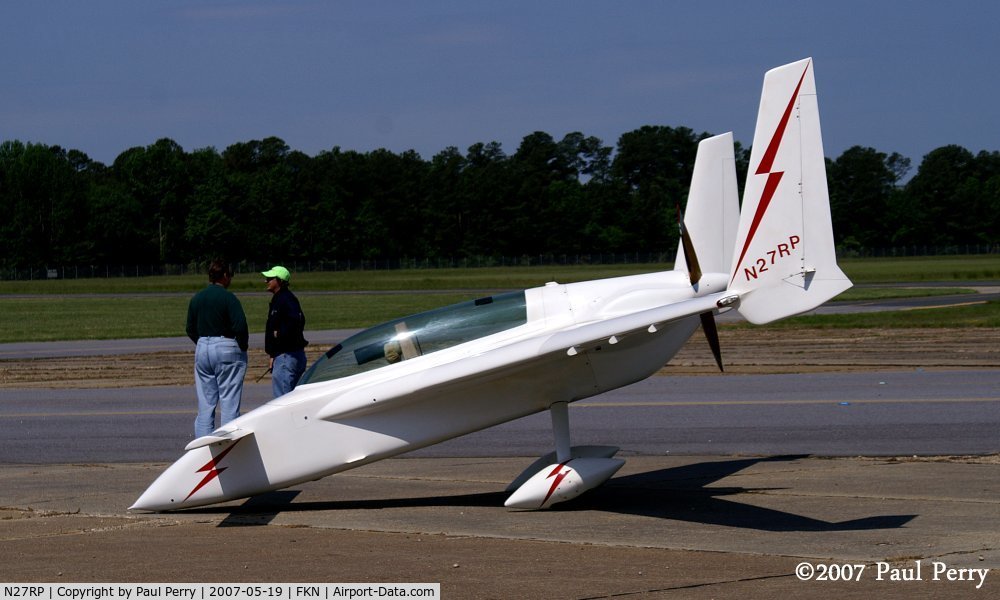 N27RP, Rutan Long-EZ C/N 1400, Without a person, her CGs too far aft to sit on her nosewheel