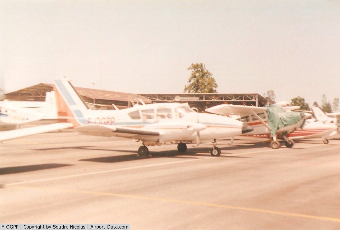 F-OGPP, Piper PA-23-250 Aztec C/N 27-7654152, Piper suite Crash Piste de Rochambeau