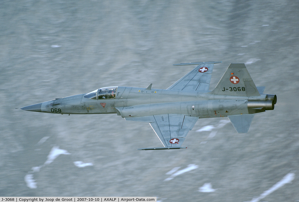 J-3068, Northrop F-5E Tiger II C/N L.1068, High speed low lever through the Alps.
