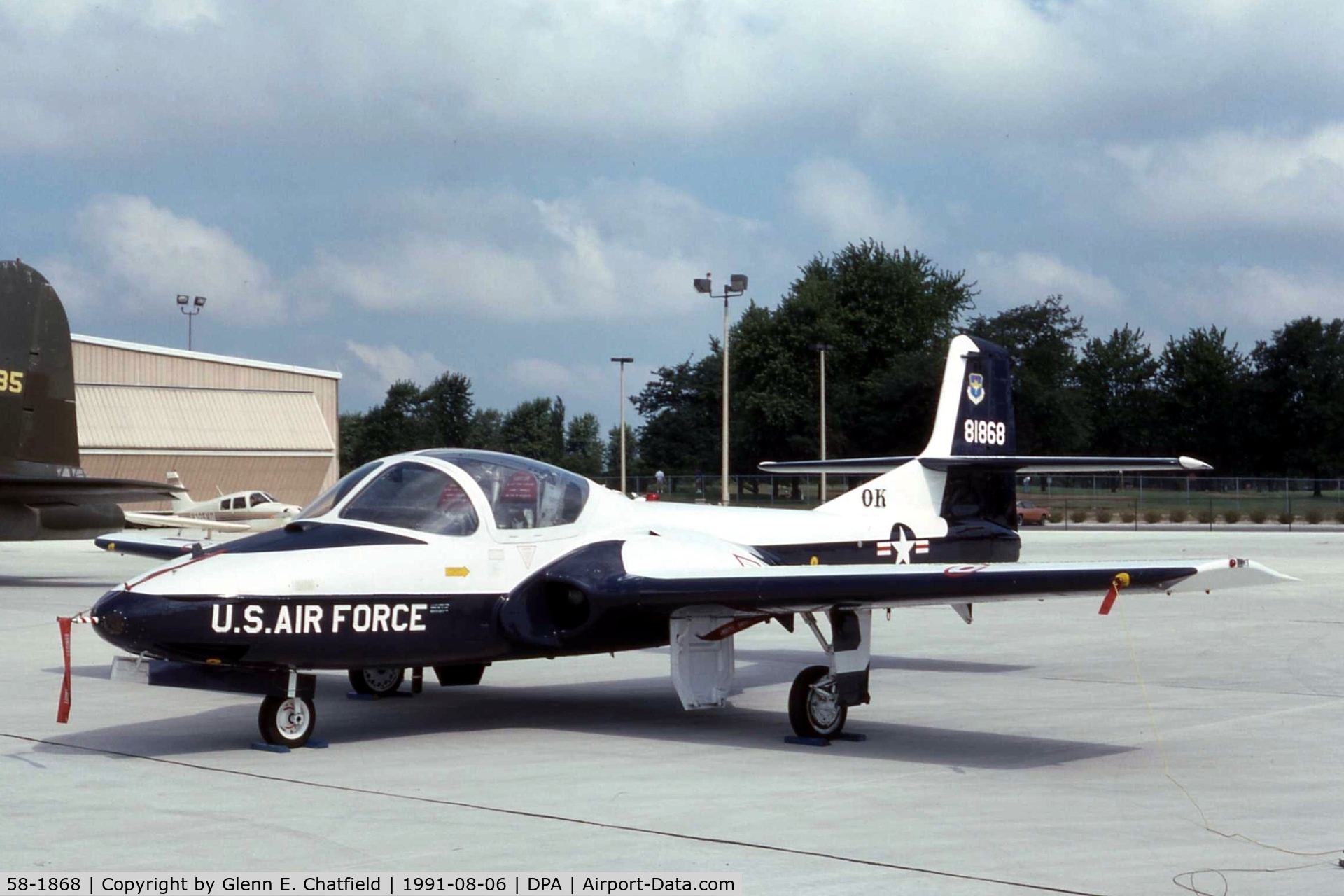 58-1868, 1958 Cessna T-37B-CE Tweety Bird C/N 40293, T-37B passing through