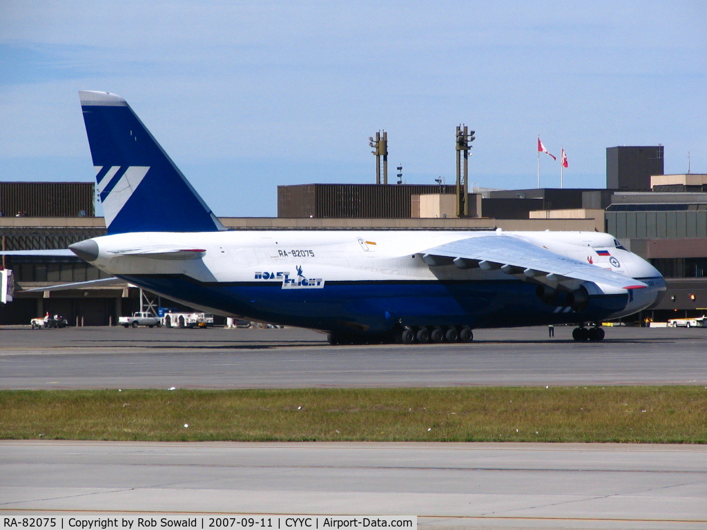 RA-82075, 1994 Antonov An-124-100 Ruslan C/N 9773053459147, Calgary airport.