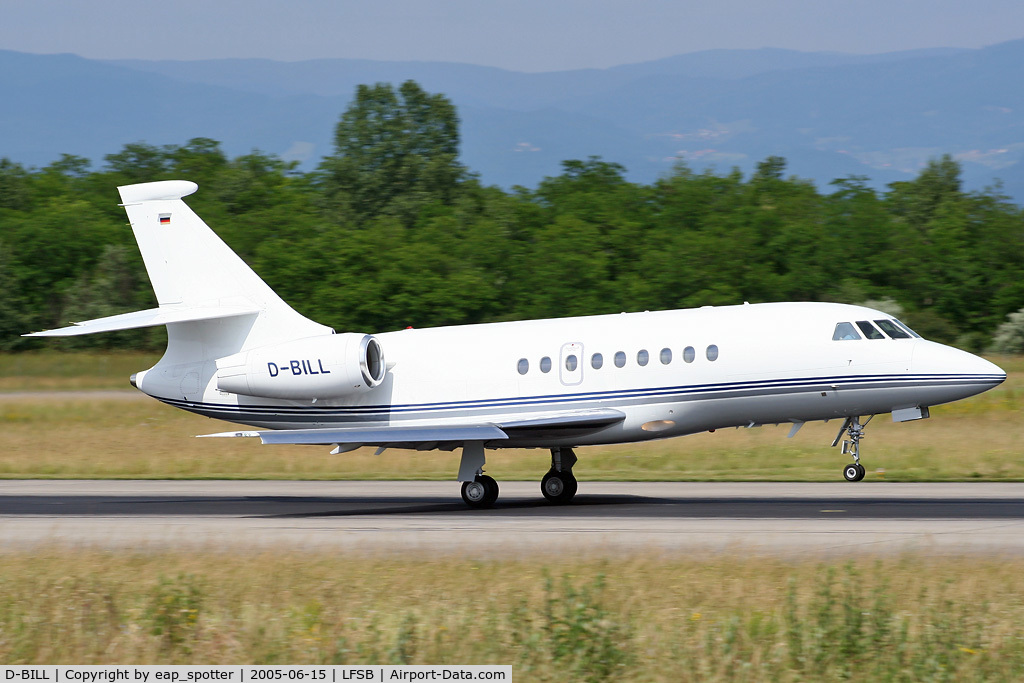 D-BILL, 2004 Dassault Falcon 2000EX C/N 033, Falcon 2000EX departing rwy 16