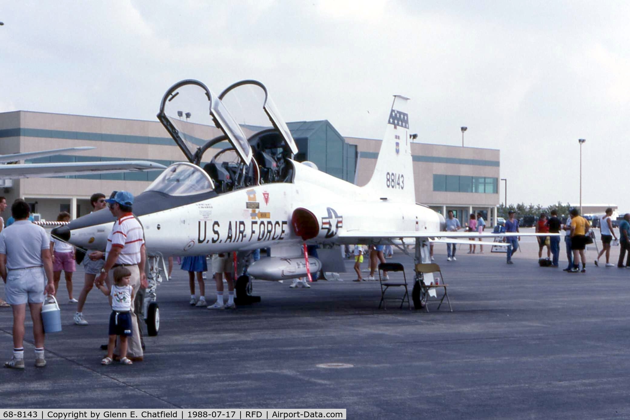 68-8143, 1968 Northrop T-38A Talon C/N T.6148, Air Show day
