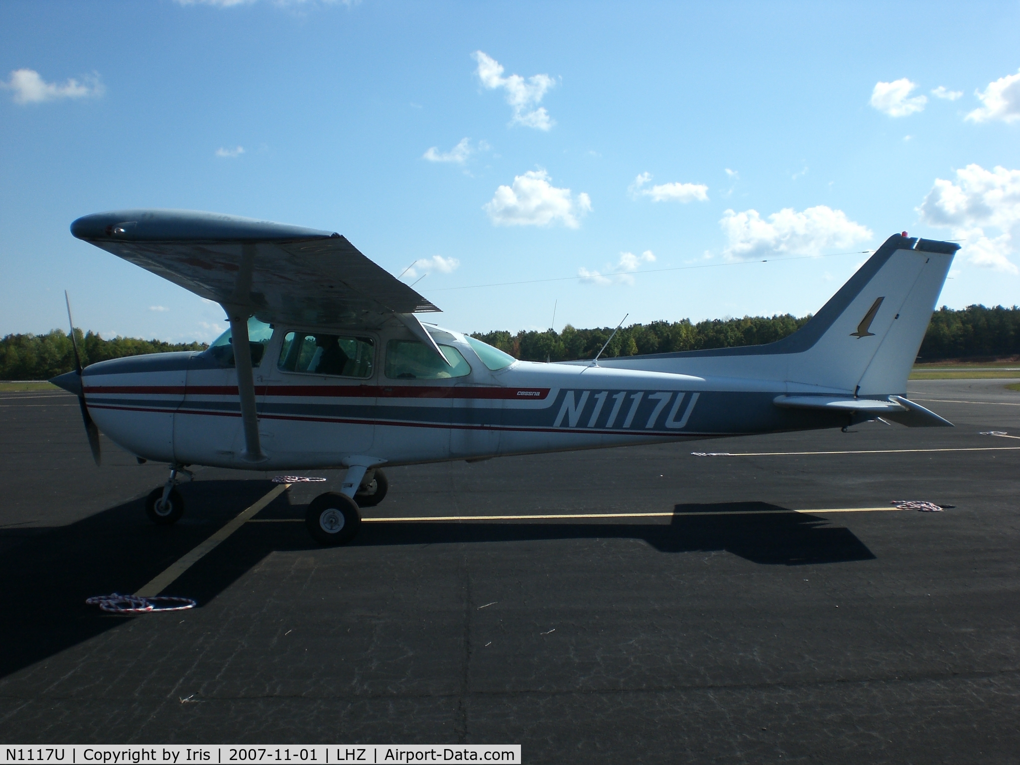 N1117U, 1976 Cessna 172M C/N 17266852, At LHZ