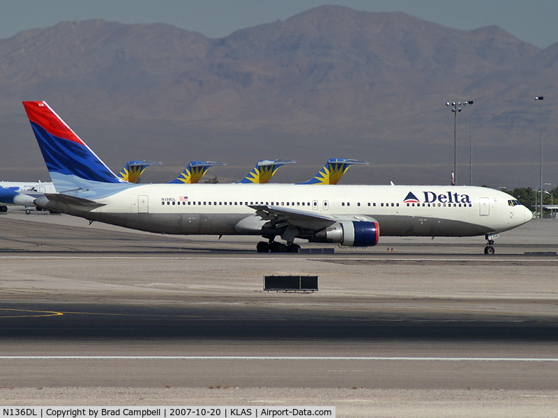 N136DL, 1991 Boeing 767-332 C/N 25146, Delta Airlines / 1991 Boeing 767-332