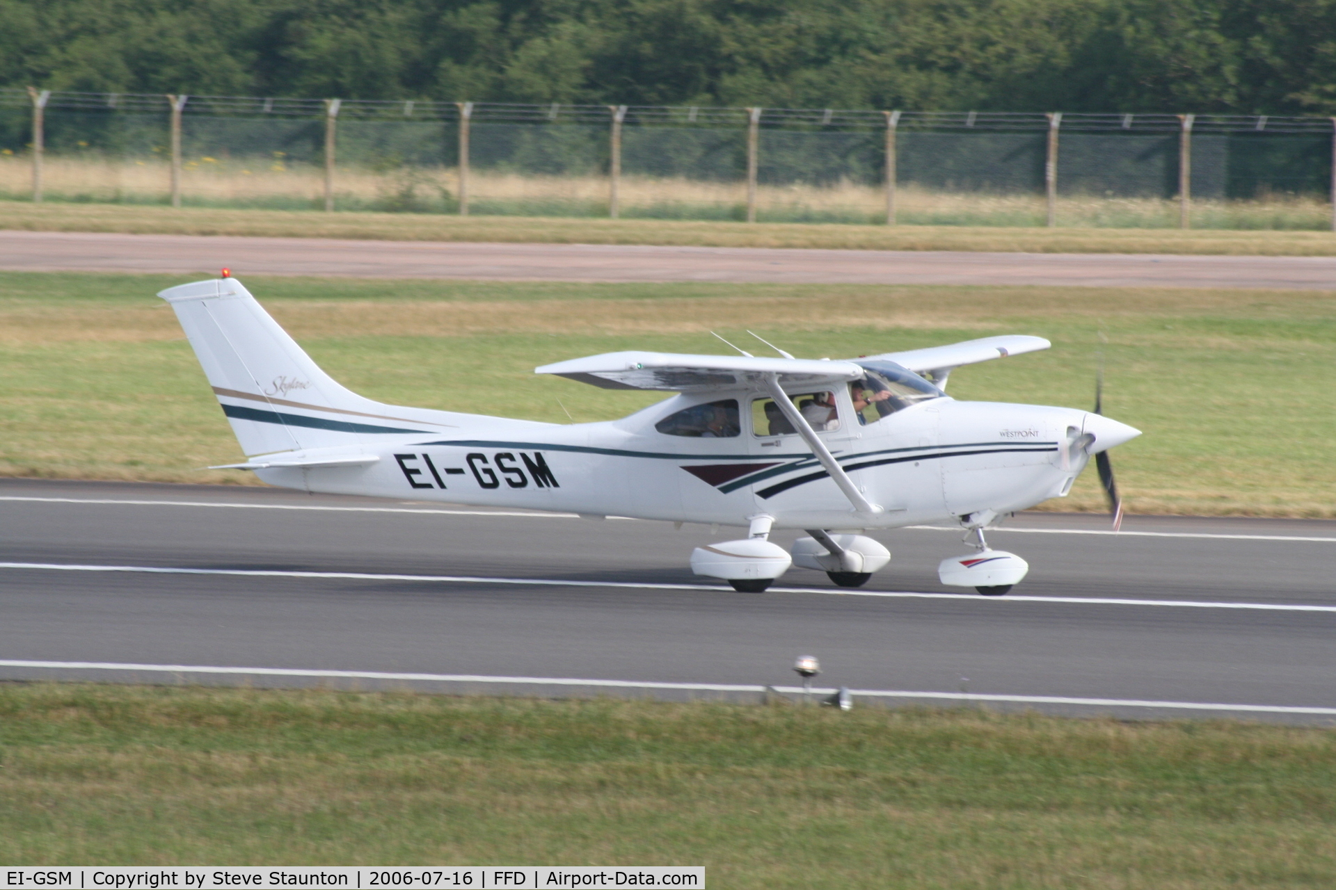 EI-GSM, 1998 Cessna 182S Skylane C/N 18280188, Royal International Air Tattoo 2006