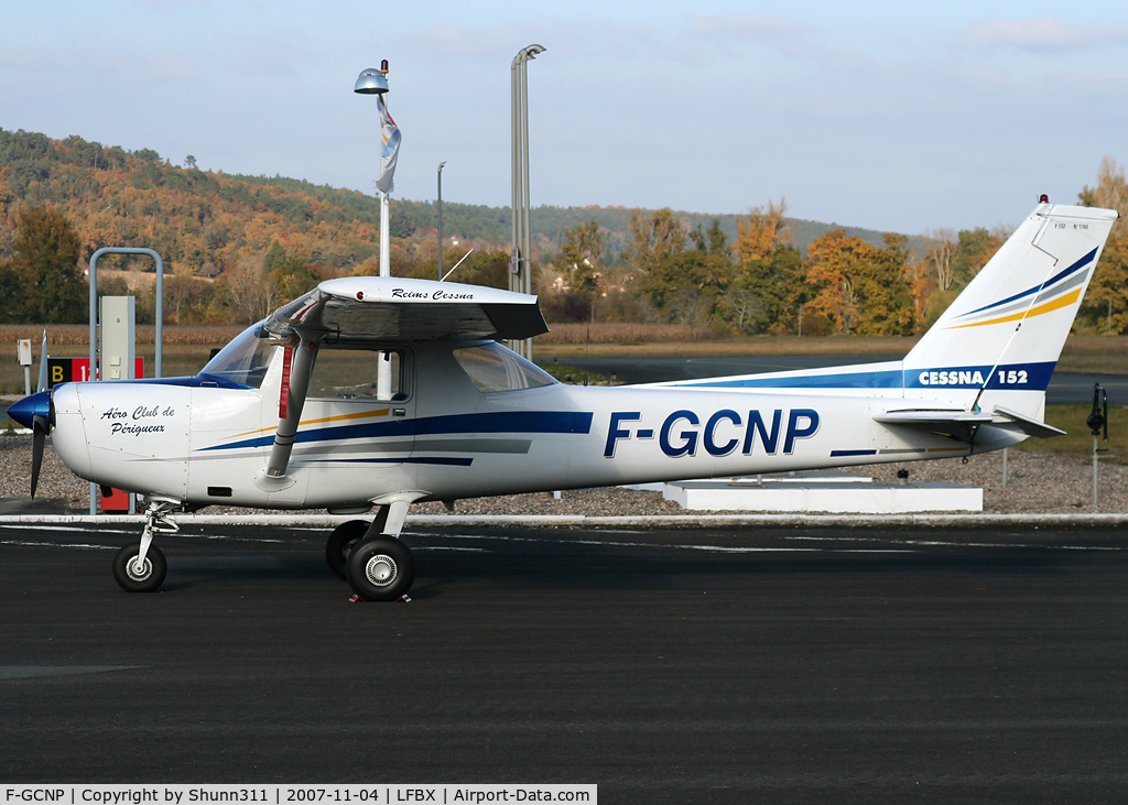 F-GCNP, Reims F152 C/N 1765, Parked at the Airclub