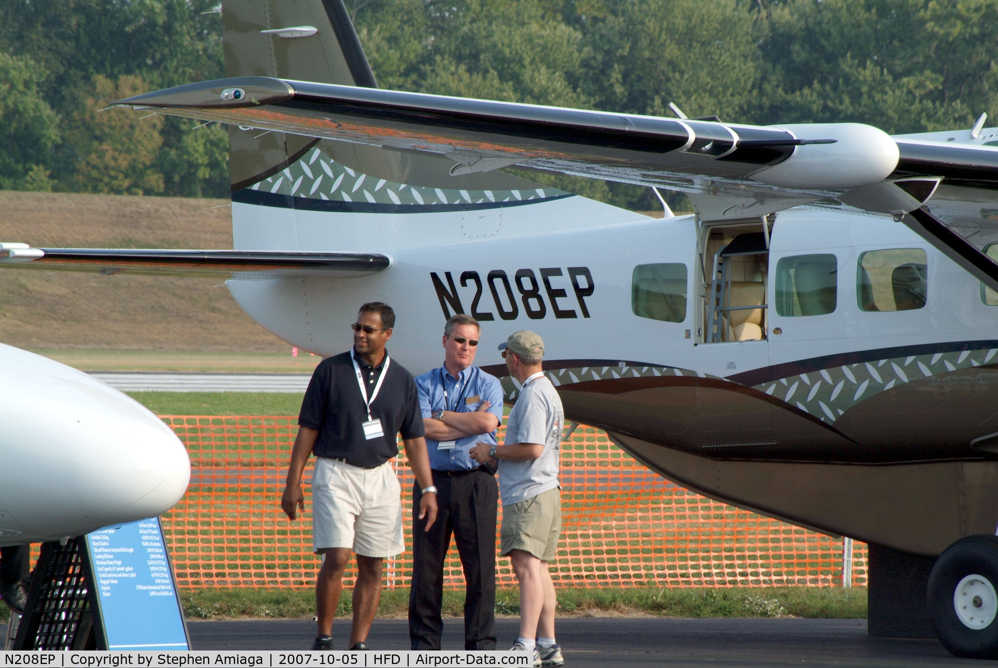 N208EP, Cessna 208B C/N 208B2112, At the AOPA Expo...