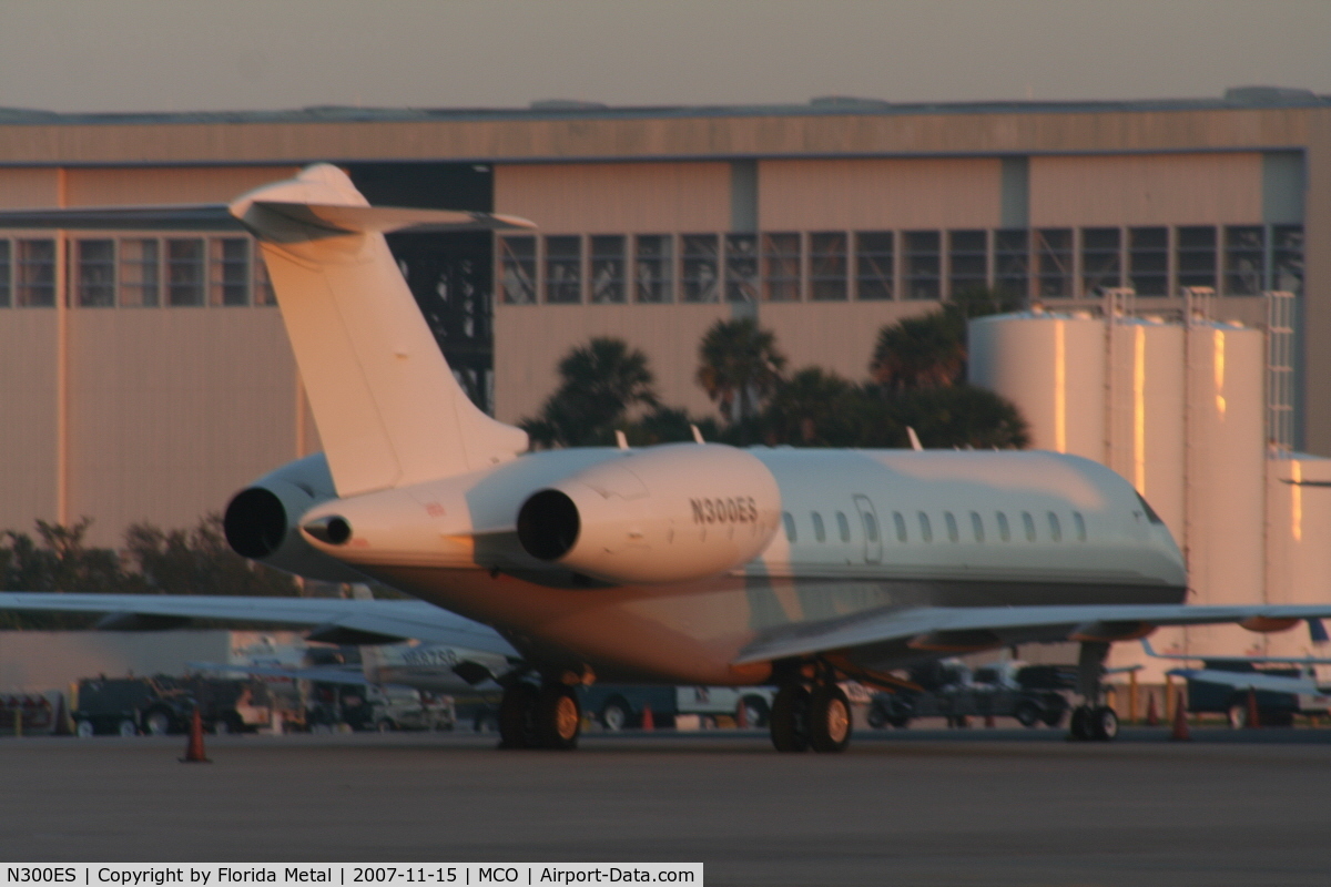 N300ES, 1999 Bombardier BD-700-1A10 Global Express C/N 9016, Global Express