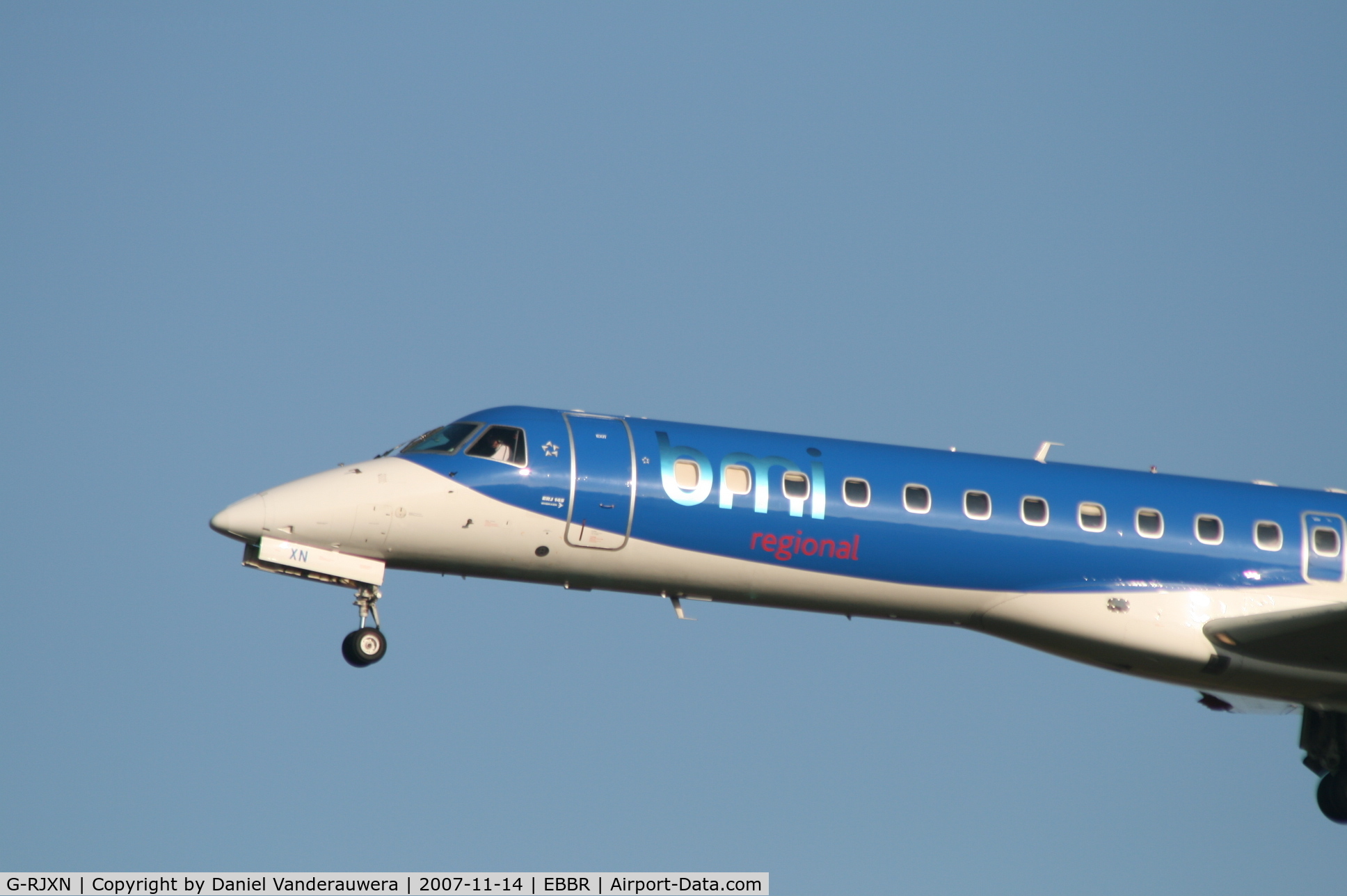 G-RJXN, 2000 Embraer ERJ-145MP (EMB-145MP) C/N 145336, arrival to rwy 25L