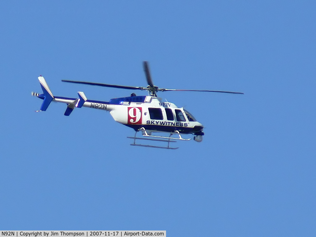 N92N, 1997 Bell 407 C/N 53093, Shot with Panasonic Lumix FZ30 at 900mm f/4.5 at 1/1000 sec.