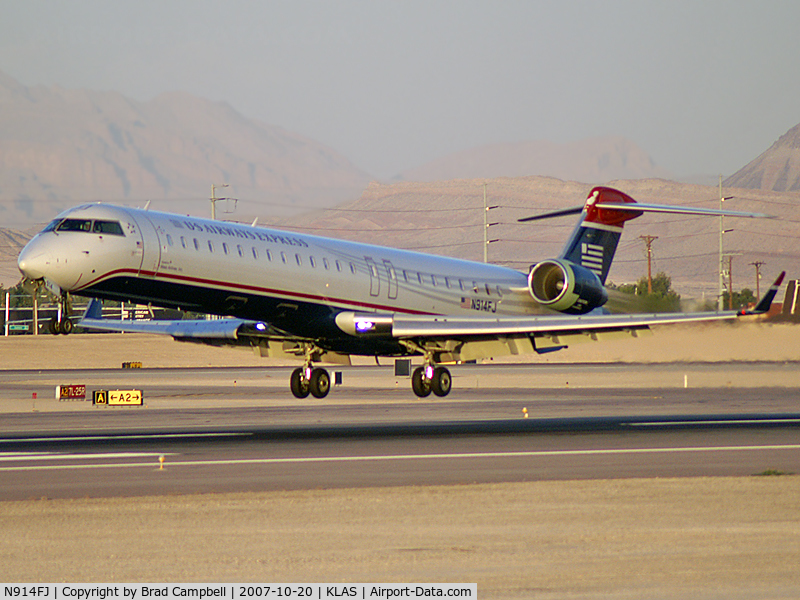 N914FJ, 2004 Bombardier CRJ-900ER (CL-600-2D24) C/N 15014, US Airways Express / 2004 Bombardier Inc CL600-2D24