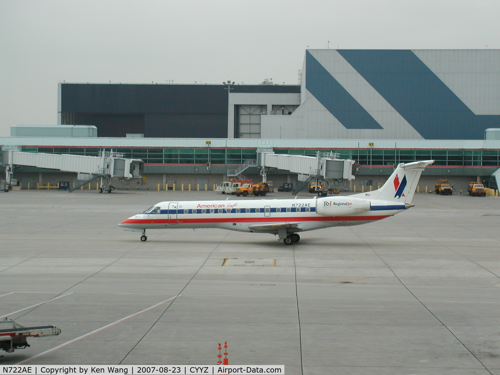 N722AE, 2000 Embraer ERJ-135LR (EMB-135LR) C/N 145287, American Eagle leaving Toronto Pearson Airport