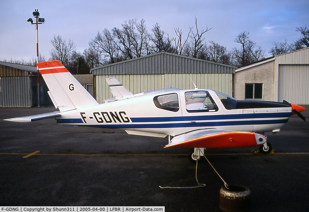 F-GDNG, Socata TB-20 C/N 345, Parked at the airfield