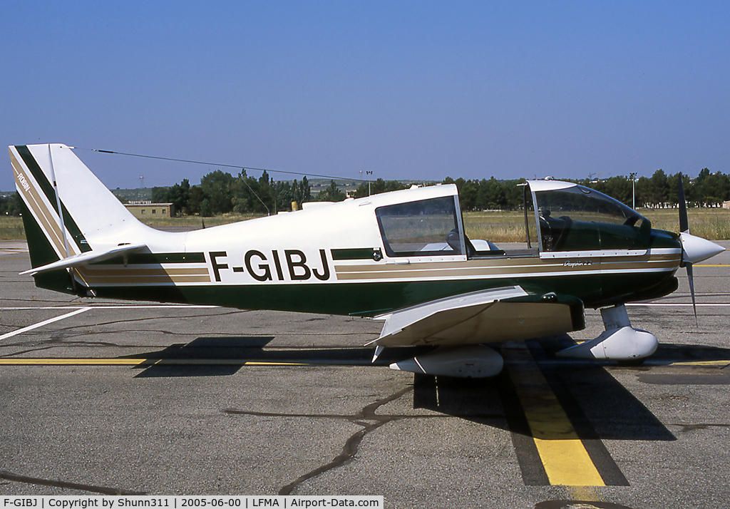 F-GIBJ, Robin DR-400-120 C/N 830, Parked in front of the Airclub